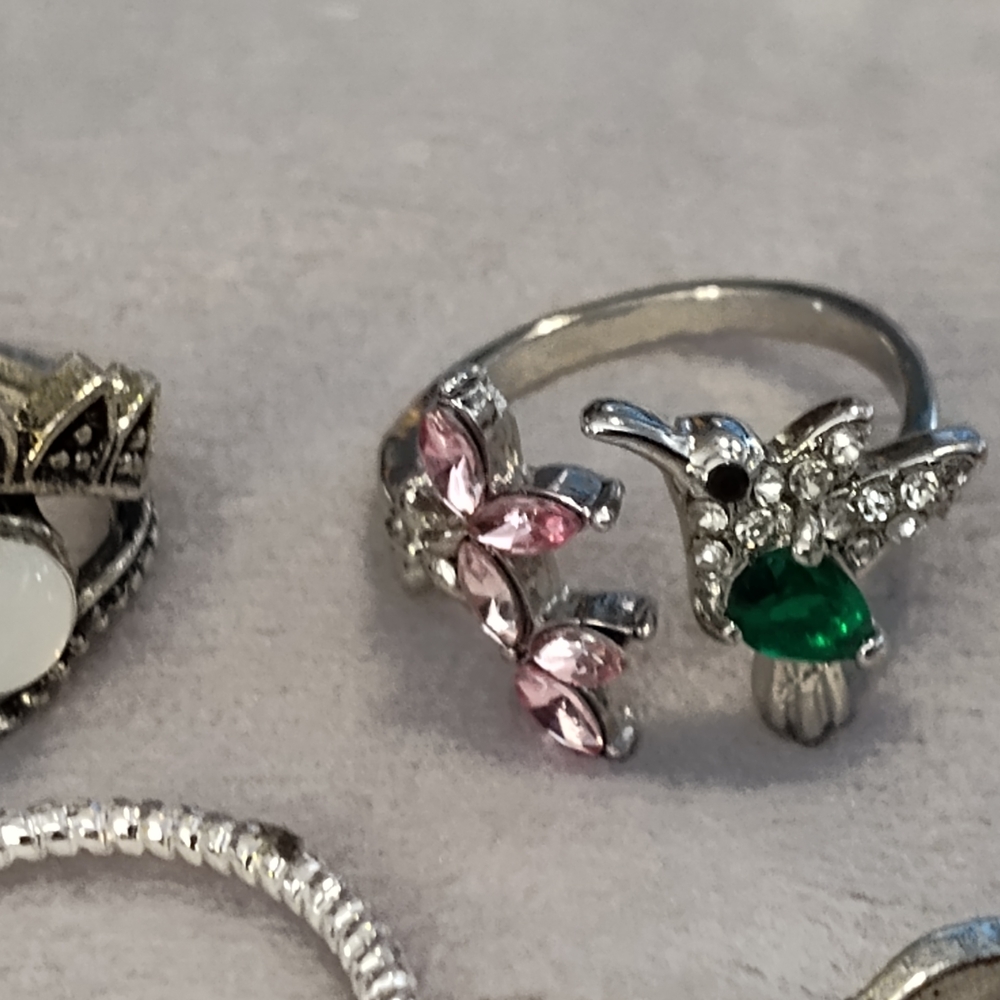 NEW! Vintage Bundle Of 7 Rings - Picture 5 of 7